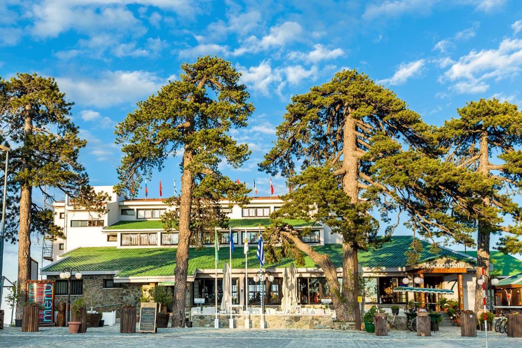 & 3* Troodos